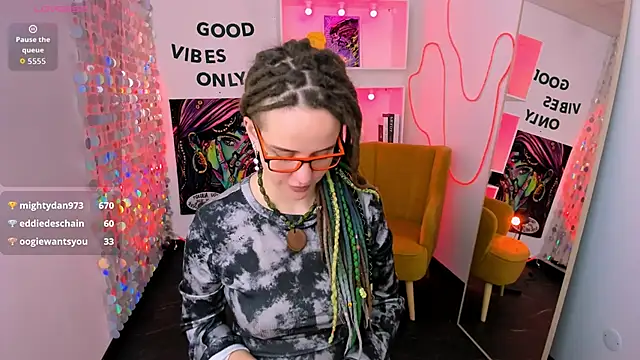 Chatroom XXX en direct de LisaFoxy_y