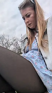 Risky_girl23_ Chat XXX live