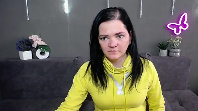 LauraFinn – Kamerová šou