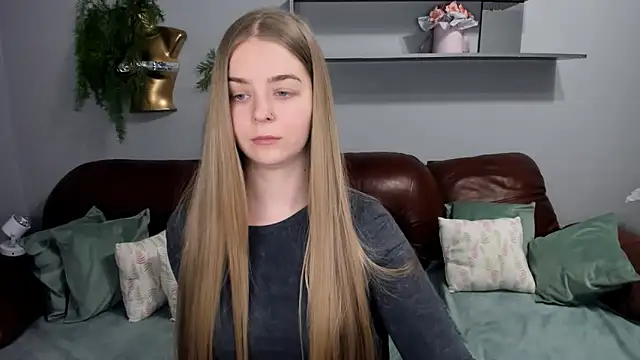 SirenaDoll live XXX chat