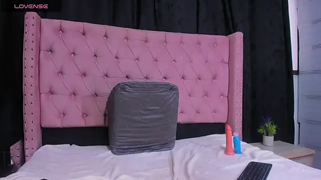 Sembang XXX Secara Langsung MilaDivine