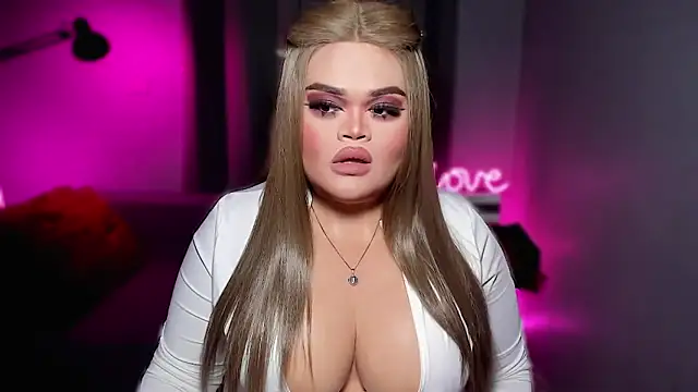 BelindaLove: онлайн-секс-чат