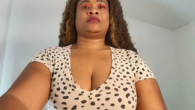 Chat XXX en directo de luxy_benet