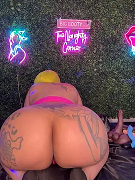 RenaThickAss: вебкам-шоу