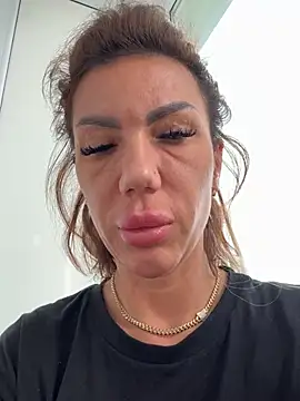 LoreennAny Chat XXX live