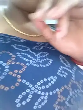 XXX chat uživo modela Hot-Tinaa