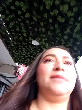 SabrinaVantress Adlı Modelin Canlı XXX Sohbeti