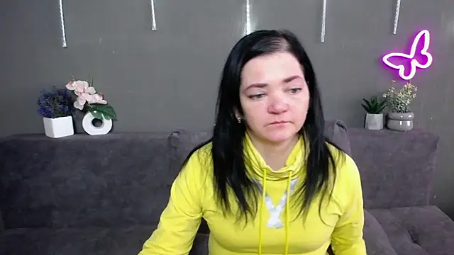 LauraFinn: онлайн-секс-чат