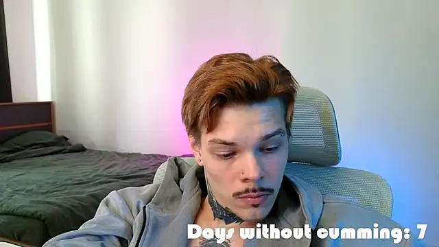 DENIS_HERE élő XXX-chatje