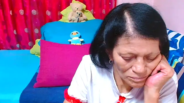 SLUTTYROXY's Live XXX Chat