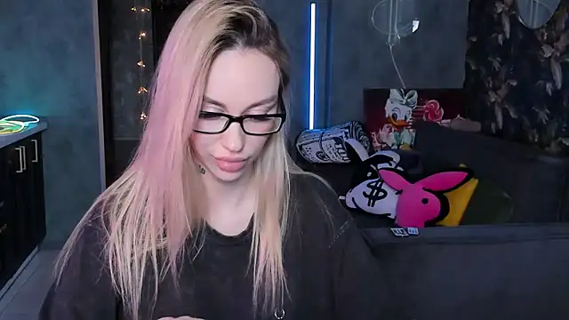 Blckmirrorr élő XXX-chatje