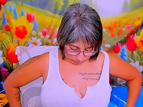 indianroxyn Live XXX chat