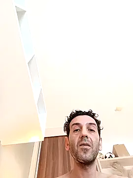 Sextructor@xh: διαδικτυακό σόου στην κάμερα