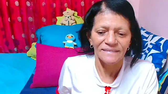 SLUTTYROXY élő XXX-chatje