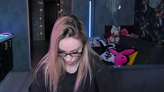 Blckmirrorr Chat XXX in diretta