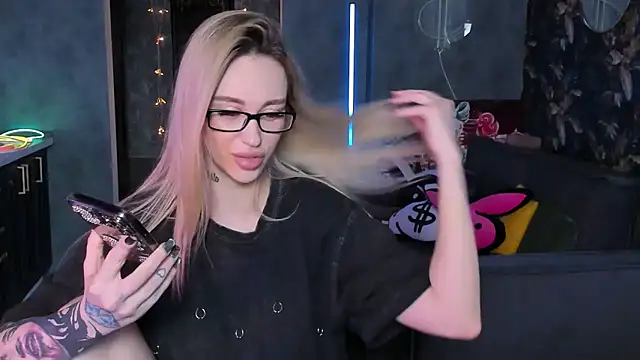 Blckmirrorr's Live XXX Chat