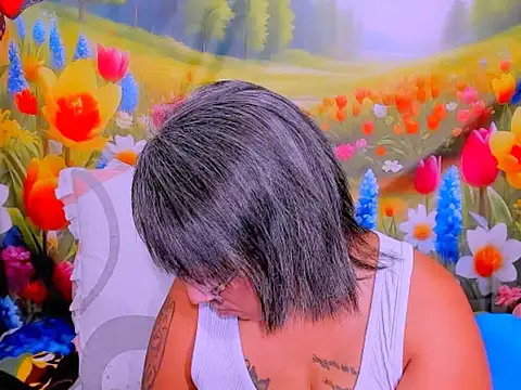 indianroxy élő XXX-chatje