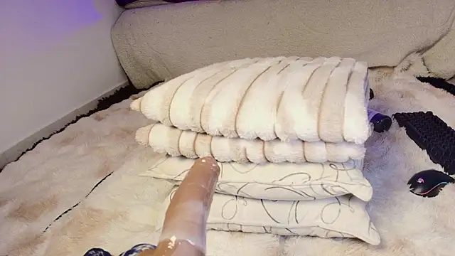 Madeline_Dreams' Live XXX Chat