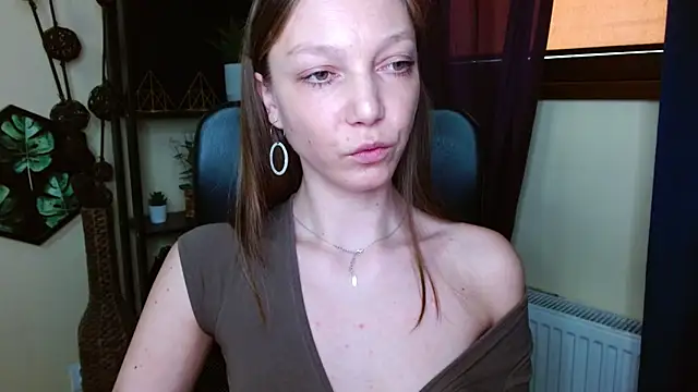 Онлайн чат XXX EmillyPlay