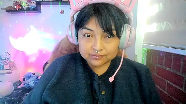 แชท XXX สดของ Shaddycute_