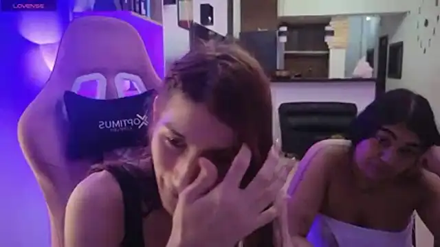 The_Wicked_Queens' Live XXX Chat