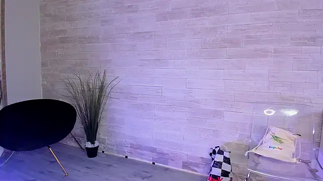 Chat XXX en directo de Ivorym00n