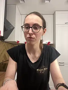 MartiniiSelenna 即時 XXX 聊天