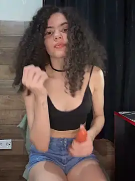 izumikarolのライブXXXチャット