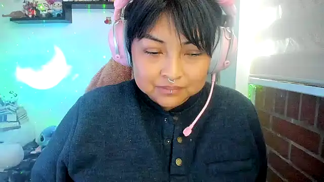 แชท XXX สดของ Shaddycute_