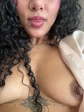 BrianaDesire Adlı Modelin Canlı XXX Sohbeti