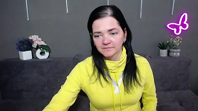 LauraFinn Adlı Modelin Canlı XXX Sohbeti