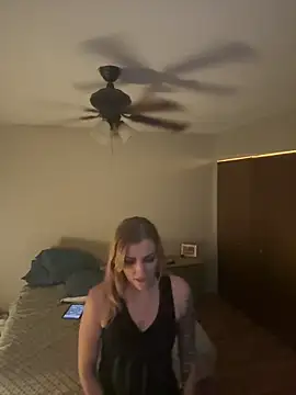 XXX chat uživo modela T-MarriedAndMessy-K