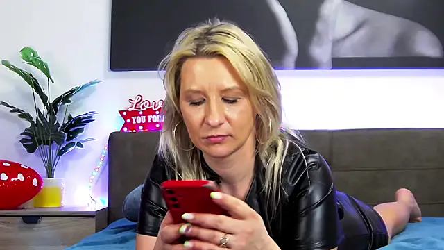 KaylinJan: απευθείας συνομιλία ΧΧΧ