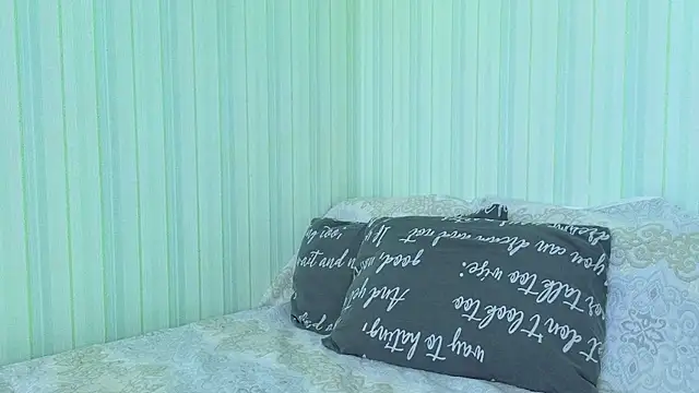 _Lily_: απευθείας συνομιλία ΧΧΧ