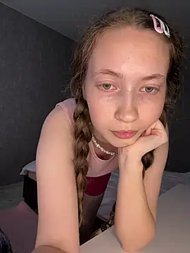 Holy_Poly লাইভ XXX চ্যাট