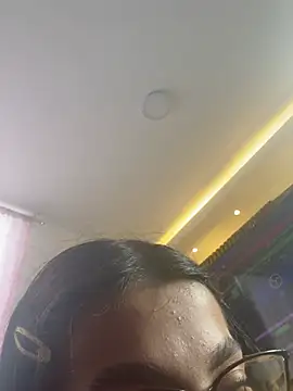 _QaraH 在線直播表演