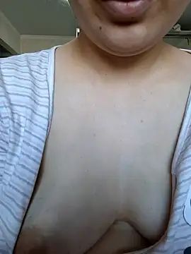 Emi_hot1 – Live XXX-chat