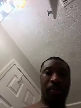 Bigdickbobby91: онлайн-секс-чат