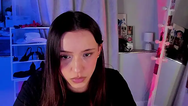 Chat XXX en directo de Sahara_Shields