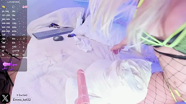 XXX chat uživo modela Emma-kell