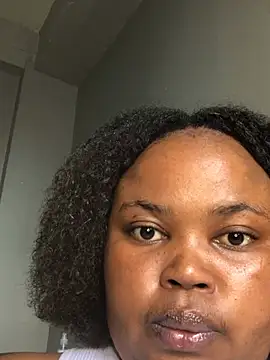 Curveysinaa Adlı Modelin Canlı XXX Sohbeti