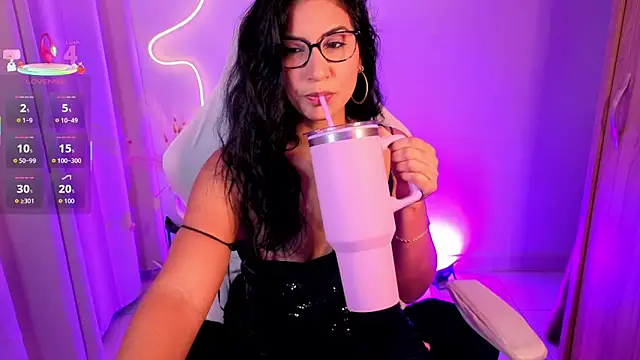 chloebum_ Adlı Modelin Canlı XXX Sohbeti