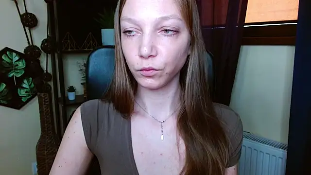 EmillyPlay লাইভ XXX চ্যাট