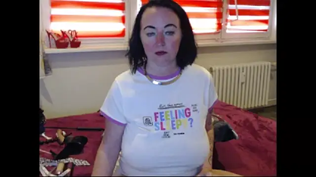 Alexie33 Adlı Modelin Canlı XXX Sohbeti