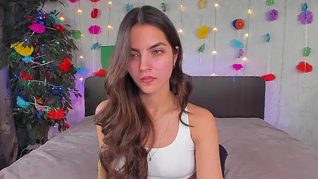 Chatroom XXX en direct de Milana_Crystal_