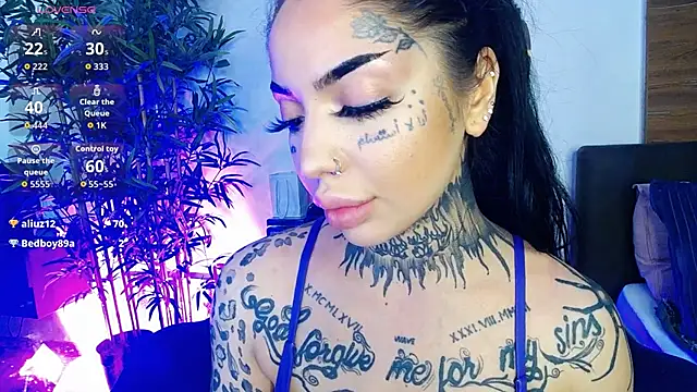 Chat XXX en directo de CreamyInkky_