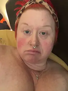 BustyRedxx Chat XXX live