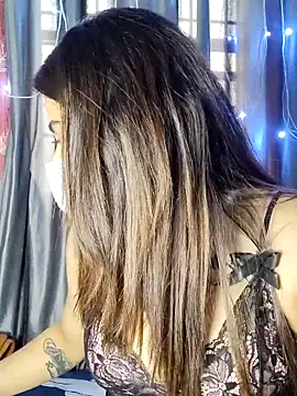 Chatroom XXX en direct de ISHA-STRIP