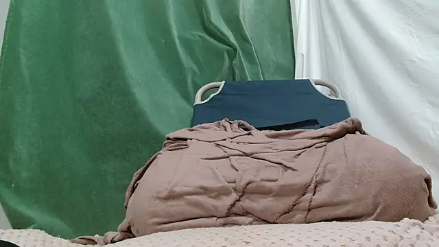 Chatroom XXX en direct de Luckyalice_4u