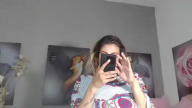 Chatroom XXX en direct de AntonellaBlanc